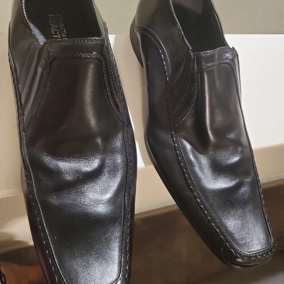 Kenneth Cole dress shoes